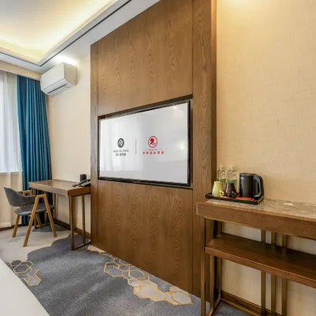 Jifeng International Hotel (Heihe Zhongyang Commercial Pedestrian Street)