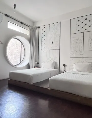 กราวด์ สตูดิโอ (เตียงคู่) ชั้นล่าง