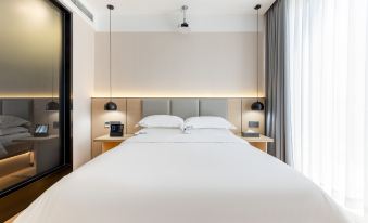 Luoyang Yunji Hotel (High-speed Railway Longmen Station Baolong Plaza)