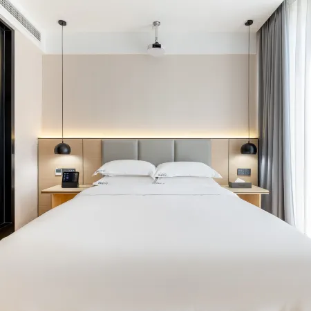 Luoyang Yunji Hotel (High-speed Railway Longmen Station Baolong Plaza)