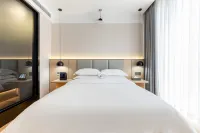 Luoyang Yunji Hotel (High-speed Railway Longmen Station Baolong Plaza)