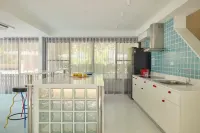 Molly Beach House by Yudee Assets - Villas