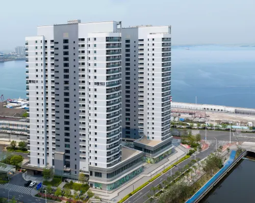Tanyue Seaview Hotel (Zhanjiang Jinshawan Beach Wanda Plaza Branch)