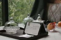 Jion Hands Bless Luxury Hotel Hotele w: Fortune Center / Xindu Longcheng