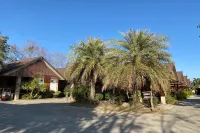 Ruentara Resort & Villa Hotels near Thai Watsadu