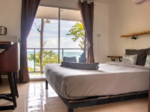 คลิฟ คอทเทจ รีสอร์ท โรงแรมในเกาะช้าง