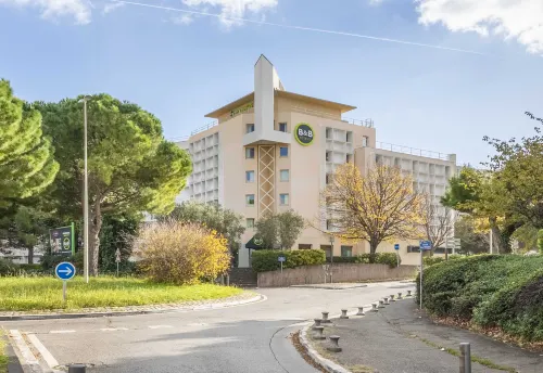 B&B Hôtel Marseille Bonneveine - Swimmingpools