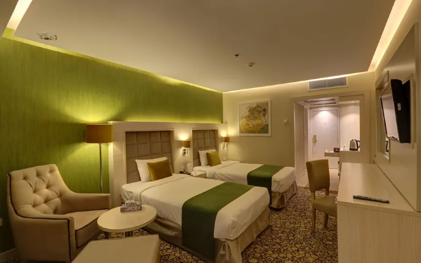 Enghelab Hotel