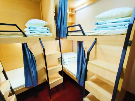 Qingkuai Chunnüsheng Capsule Hotel Youth Hostel (Shenzhen North Railway Station)