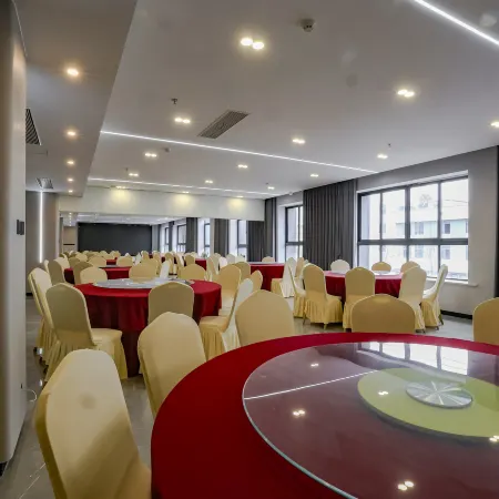 Mika City Hotel (Xuancheng Jingde High-speed Railway Station)