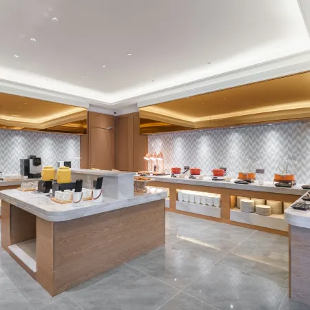 Vienna Hotel (Tianshui High-Speed Railway South Station Qiaonan International Shopping Plaza)