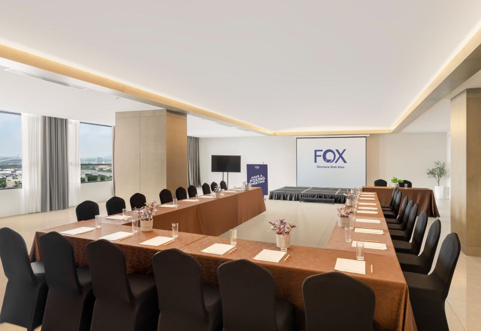 2. FOX Hote..