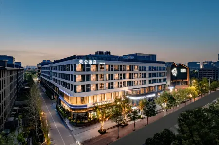 Madison Zhengzhou Longhu Financial Island Отели рядом с достопримечательностью «Zhengzhou Zoological Garden»