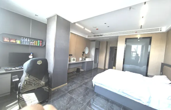 布拖蕎麥電競酒店