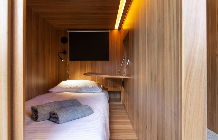 Q-block Capsule Hotel