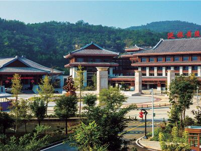 Yanlu·Huangling Hotel