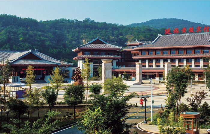 Yanlu·Huangling Hotel