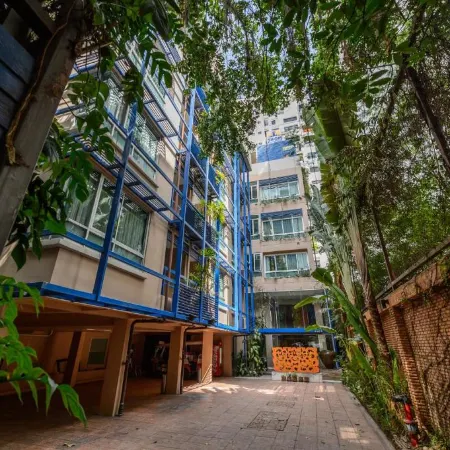 Silom Convent Garden Отели рядом с достопримечательностью «Комплекс Чамчури Сквэр»