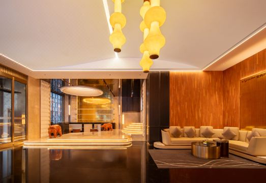 이쟈무플러스 호텔 현대적 인테리어 1