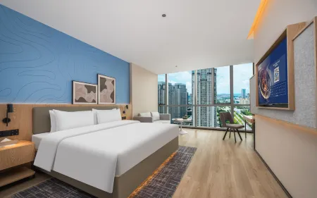 Liyi Hotel (Kunming Chunrong Street Subway Station Colorful Yunnan First City Branch)