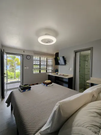 LaBelleVue Micro-hotel OnSite Car Rental Отели в г. Crosbies