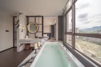 Orange Luxury Hotel (Chongqing Zhongxian Wanda Plaza Branch)