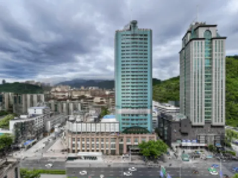 Howard Johnson Tianyi Hotel Guizhou Hotels near Qianling Mountain Park