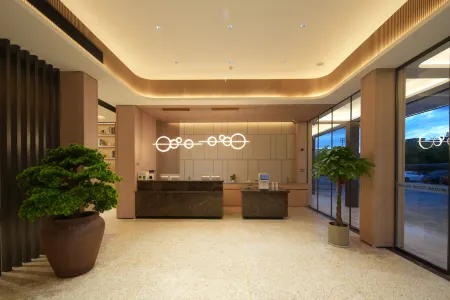 Pujiang Junjie Hotel