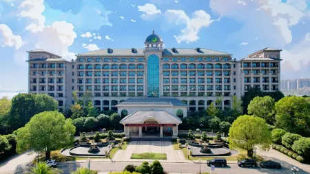 Hubei Culture and Tourism Honglian Lake Hotel