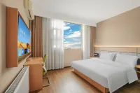 Neo·Laizhu Cinema·View Light Stay (Luojiang University Town Branch)