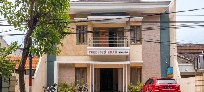 TwoSpaces Living at Toedjoeh Enam Homestay, Surabaya Hotel di Gayungan