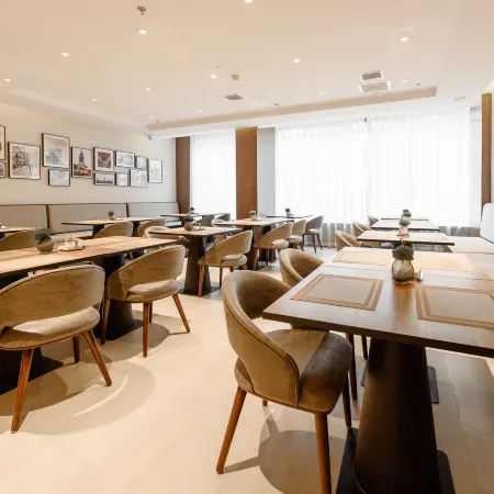 Homeinn Plus Hotel (Jinzhou Railway Station Renmin Street)