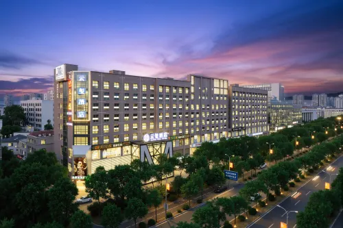 Yunxuan Hotel(Jianxin Square Xiangtan Medical College Store)
