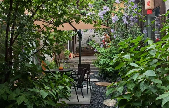 Taohua Island Jianghu Hot Spring Homestay Hotel (Xinzhou Ancient City Branch)
