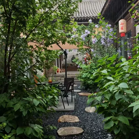 Taohua Island Jianghu Hot Spring Homestay Hotel (Xinzhou Ancient City Branch)