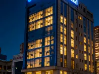 HanTing Hotel (Langfang Railway Station West) Hotels near Langfang Normal University