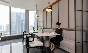 Atour Hotel(Rongcan,Huamao Place,Huizhou)