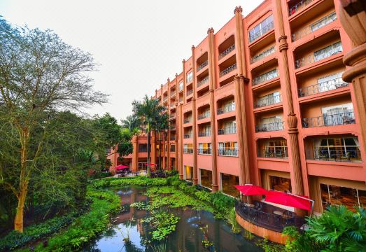 세레나 호텔의 수영장 또는 스파 시설