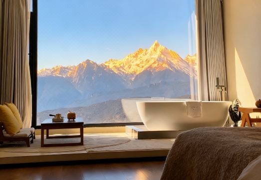 메이리 관윈 반산 호텔 전경