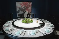 Sanxiang Zhenpin Hotel (Xiangtan Wanda Plaza)
