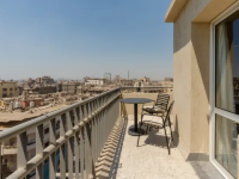 Grey l Studio Apartments Downtown Cairo Ouzonian House デザートサファリツアー周辺のホテル