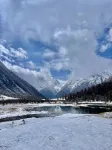 伴山·墨語酒店（四姑娘山雙橋溝景區店） - 山景