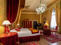 Palazzo Paruta & Wellness Suites Hotels in Venice