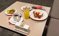 Tesla Hotel - Dağ Manzaralı