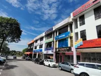 Ezzyhome Taman Molek Hotels in Tebrau