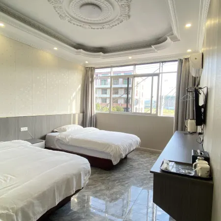 Wanzai Huadu Business Hotel