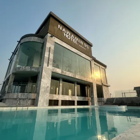 NAWAMIN 95 HOTEL• infinite pool