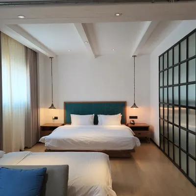 BLOSSOM MANOIR TONGLI SUZHOU Hotels near Tongli Town