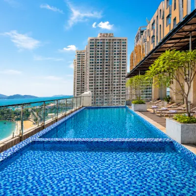 Hon Chong Retreat Hotel Hotels near Hon Chong Beach