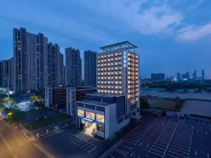 藝龍酒店（武漢五環大道地鐵站店）